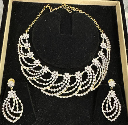 Picture of Diamond look jewellery set