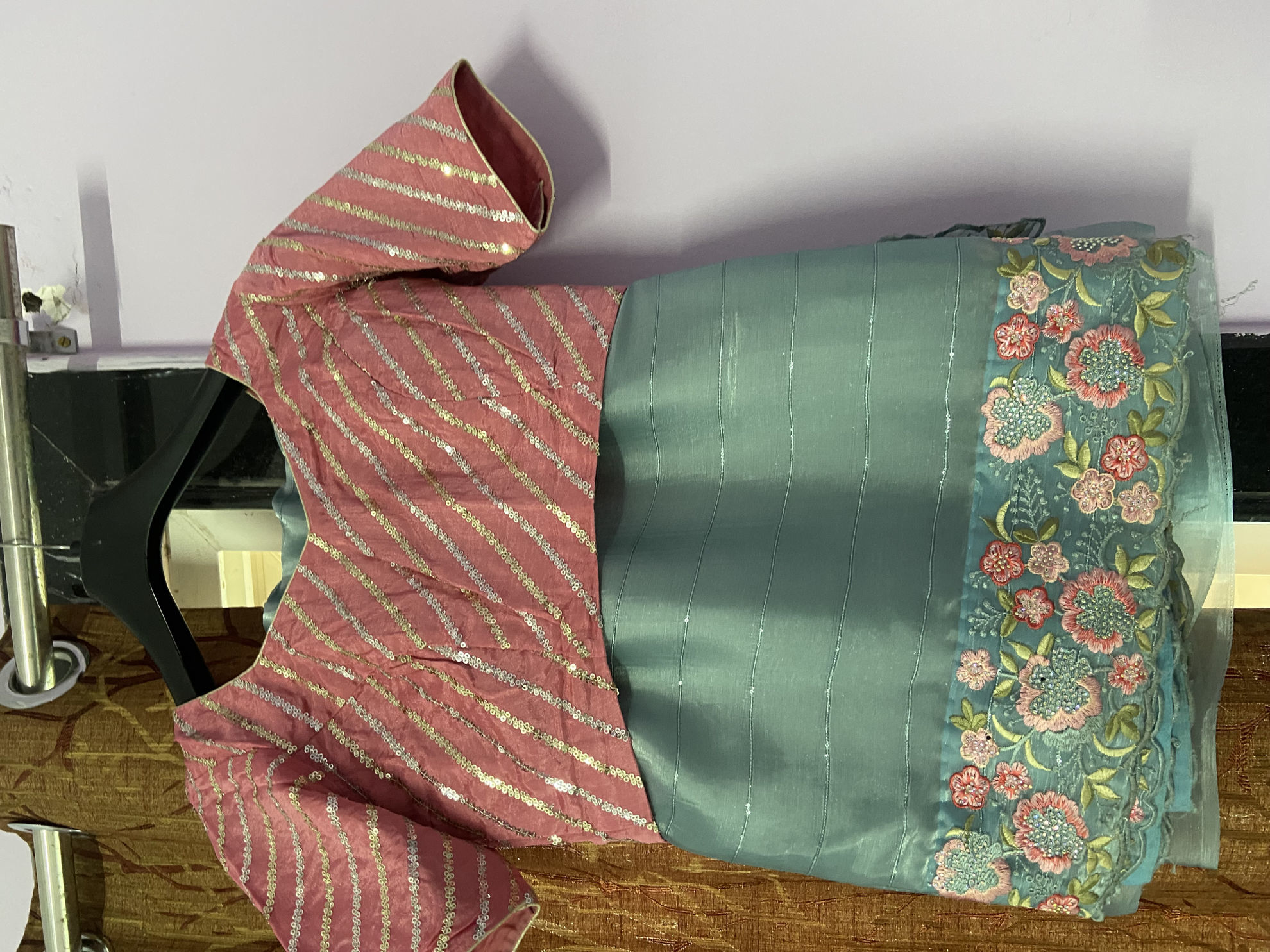 Punarvi - India Authentic|PreLoved|Sustainable Trending glass tissue saree