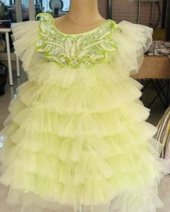 Picture of Ruffle little green dress with tail 1y