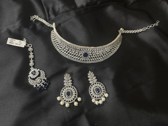 Picture of Diamond replica choker with mangtika