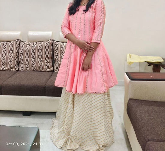 Picture of Knee length top and skirt