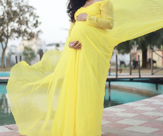 Picture of Elegant Maternity long tail yellow gown