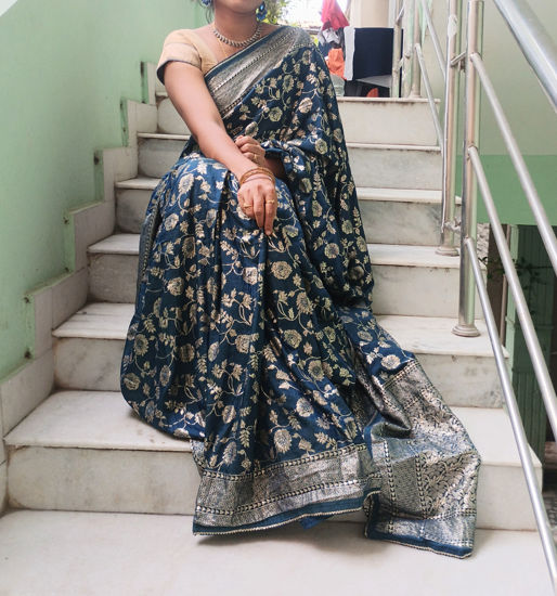 Picture of Blue Banaras saree without blouse