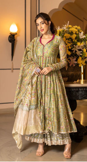 Picture of Long Anarkali suit set