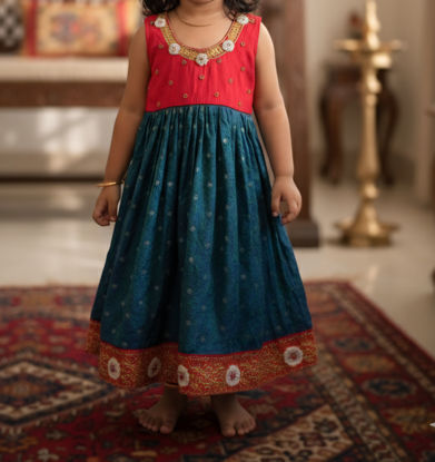 Picture of Banarasi gown with work yoke For 2Y