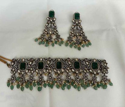 Picture of Victorian choker and earrings set