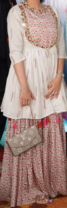 Picture of SINGHANIAs 3 piece suite set