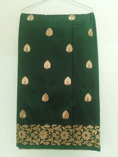 Picture of Banarasi saree with unstitched blouse