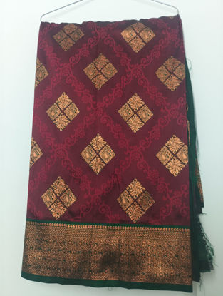 Picture of Maroon saree with zari unstitched blouse
