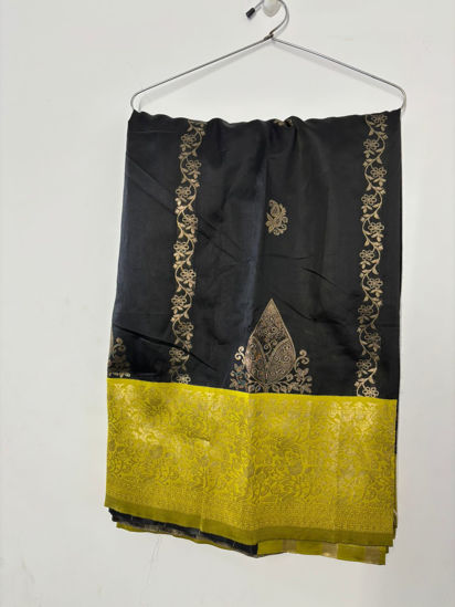 Picture of Elegant black semi gadwal pattu saree