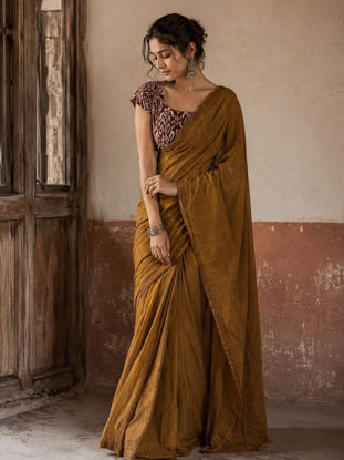 Picture of Plain saree with boat neck blouse