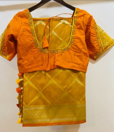 Picture of Beautiful yellow Banaras Saree