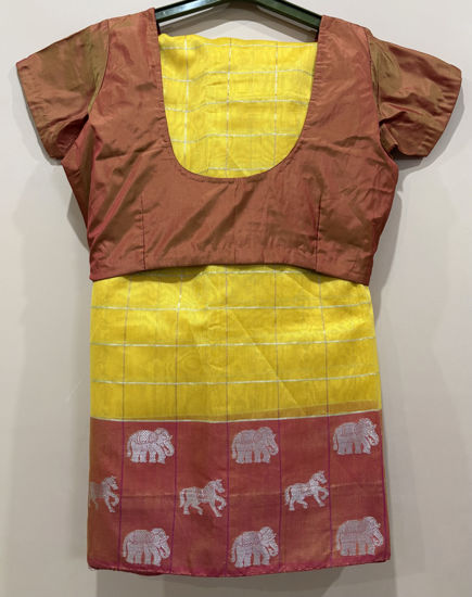 Picture of Checkered pattu Saree