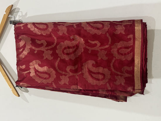 Picture of Maroon pattu saree