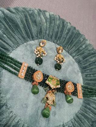 Picture of Emerald Green choker and earrings set