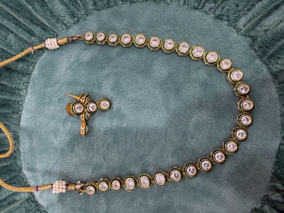 Picture of Kundan necklace and earrings set
