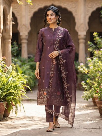 Picture of Elegant Purple handwork Kurta set