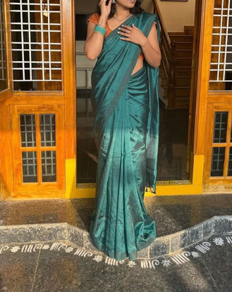 Picture of Mangalagiri plain pattu saree